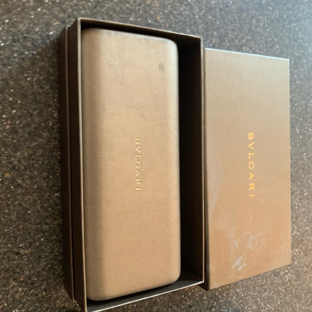 Bvlgari women’s sunglasses new in case